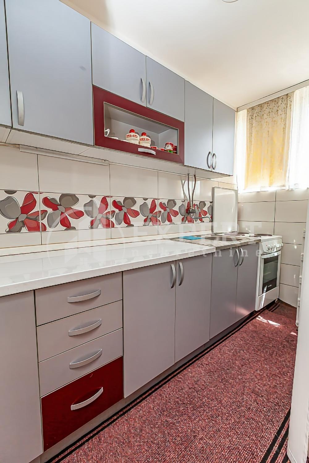 Slika 5 - Stan u zgradi, uknjižen, grejanje na struju, oglas ID p-014112