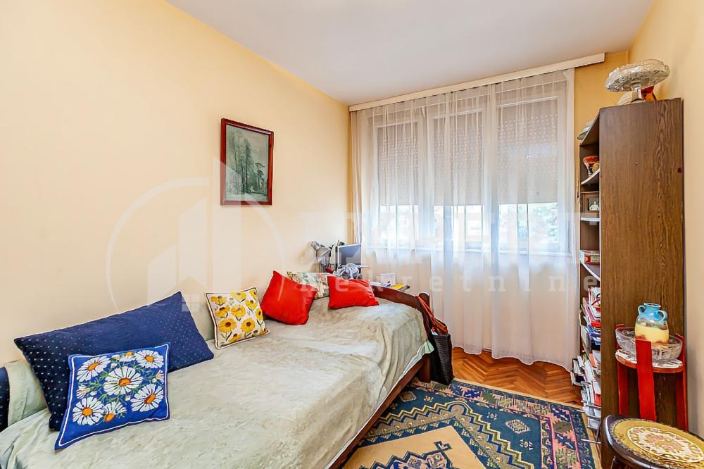 Slika 10 - Stan u zgradi, uknjižen, grejanje na struju, oglas ID p-014112