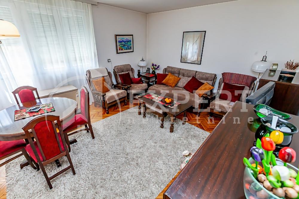 Slika 2 - Stan u zgradi, uknjižen, grejanje na struju, oglas ID p-014112