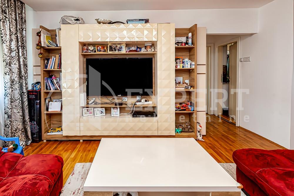 Slika 9 - Stan u zgradi, uknjižen, etažno grejanje, oglas ID p-014048