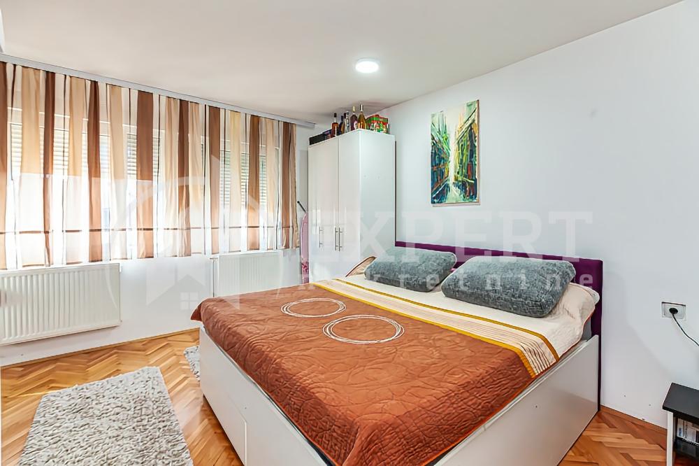 Slika 10 - Stan u zgradi, uknjižen, etažno grejanje, oglas ID p-014048