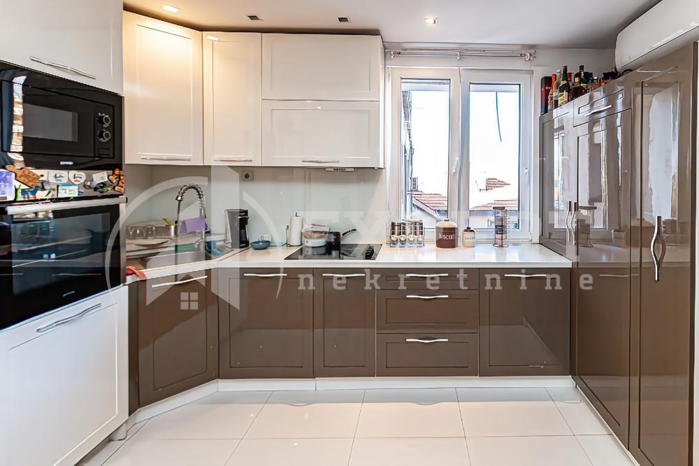 Slika 4 - Stan u zgradi, uknjižen, etažno grejanje, oglas ID p-014048