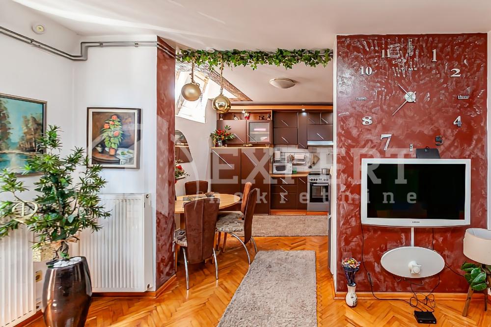 Slika 3 - Stan u zgradi, uknjižen, etažno grejanje, oglas ID p-014044