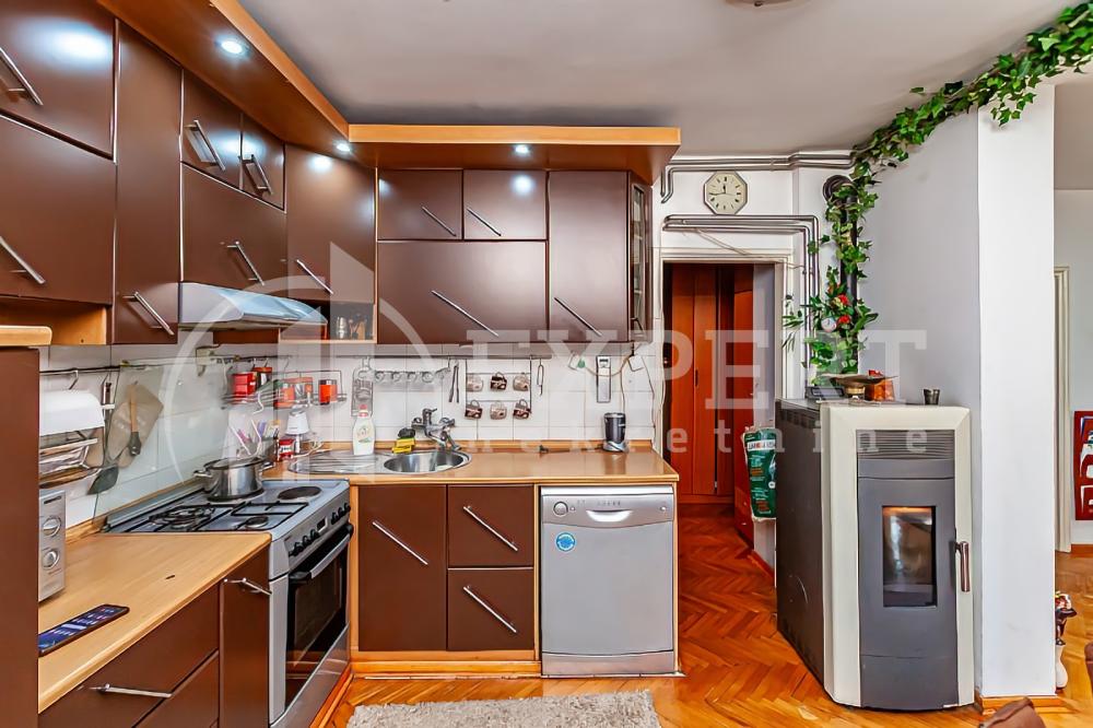 Slika 7 - Stan u zgradi, uknjižen, etažno grejanje, oglas ID p-014044