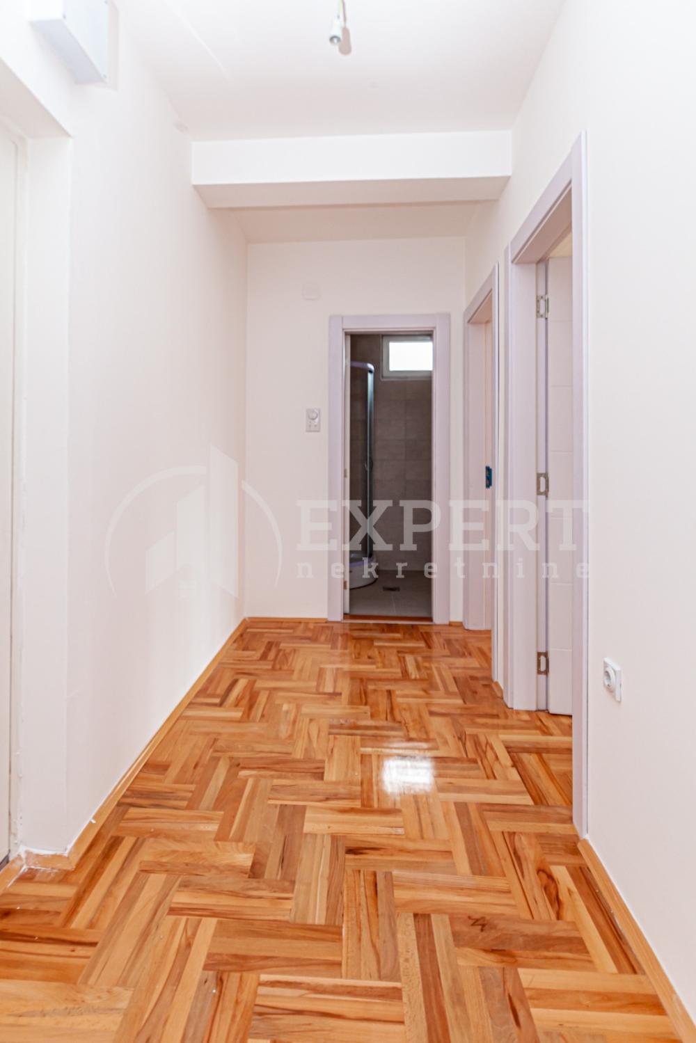 Slika 4 - Stan u zgradi, oglas ID p-08591