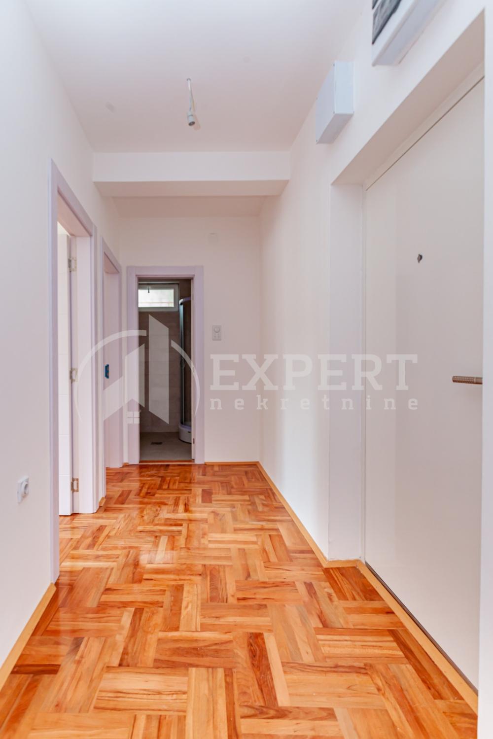 Slika 4 - Stan u zgradi, oglas ID p-08590