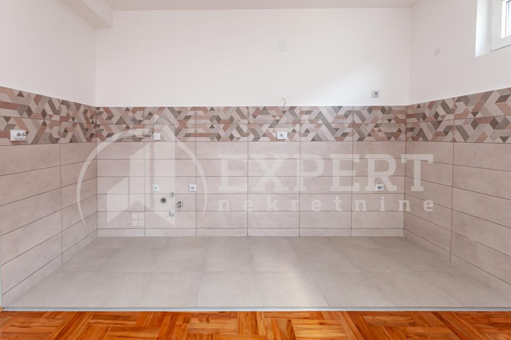 Slika 1 - Stan u zgradi, oglas ID p-08590