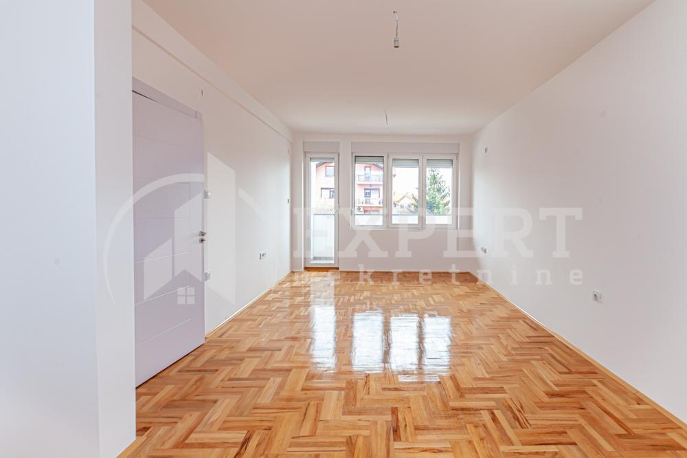 Slika 2 - Stan u zgradi, oglas ID p-08589