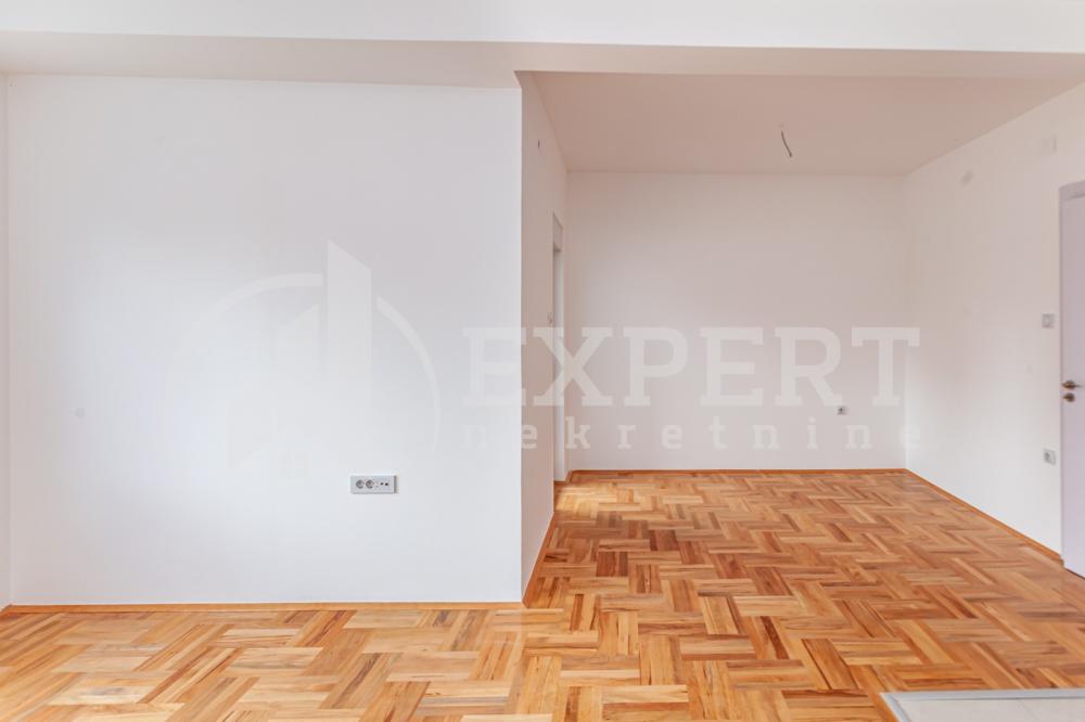 Slika 2 - Stan u zgradi, oglas ID p-08586