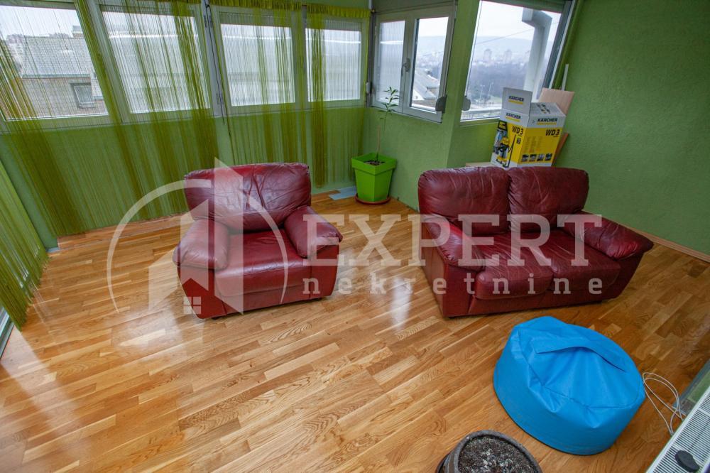 Glavna slika -Stan u zgradi, uknjižen, centralno grejanje, oglas ID p-04806