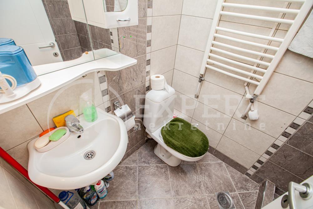 Slika 8 - Stan u zgradi, uknjižen, centralno grejanje, oglas ID p-04806