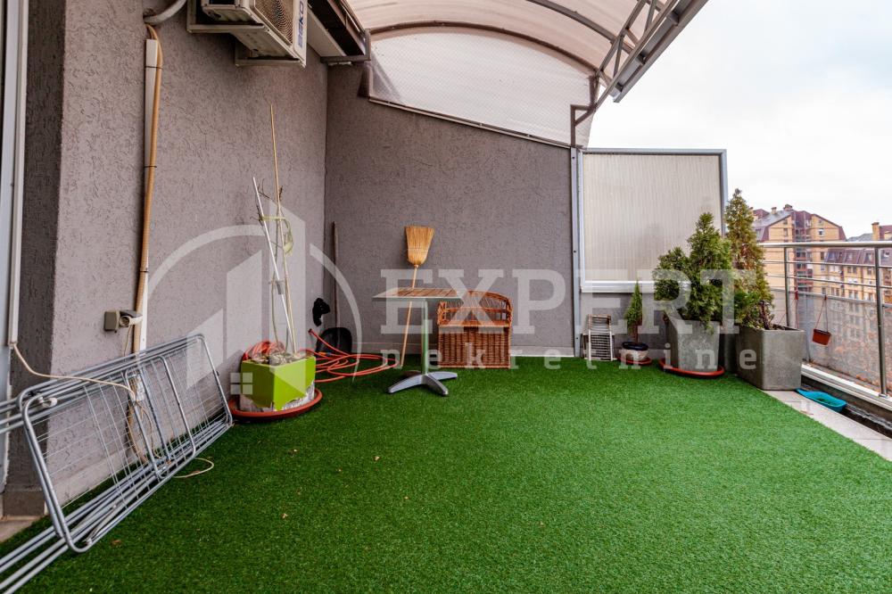 Slika 2 - Stan u zgradi, uknjižen, centralno grejanje, oglas ID p-04806