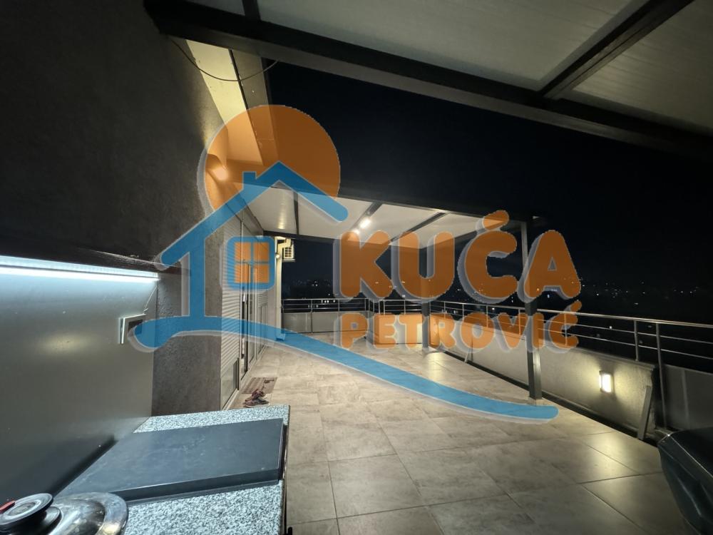 Slika 8 - Stan u zgradi, uknjižen, centralno grejanje, oglas ID p-014153