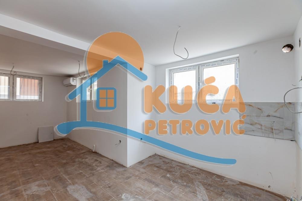 Glavna slika -Stan u zgradi, novogradnja, uknjižen, etažno grejanje, oglas ID p-014136