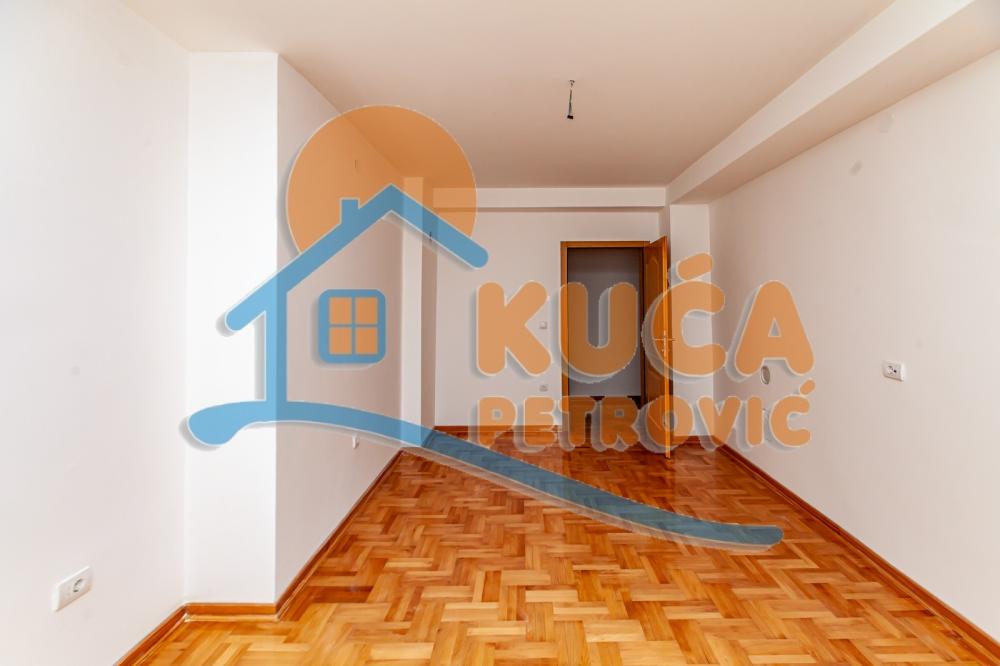 Slika 11 - Stan u zgradi, novogradnja, uknjižen, oglas ID p-014131