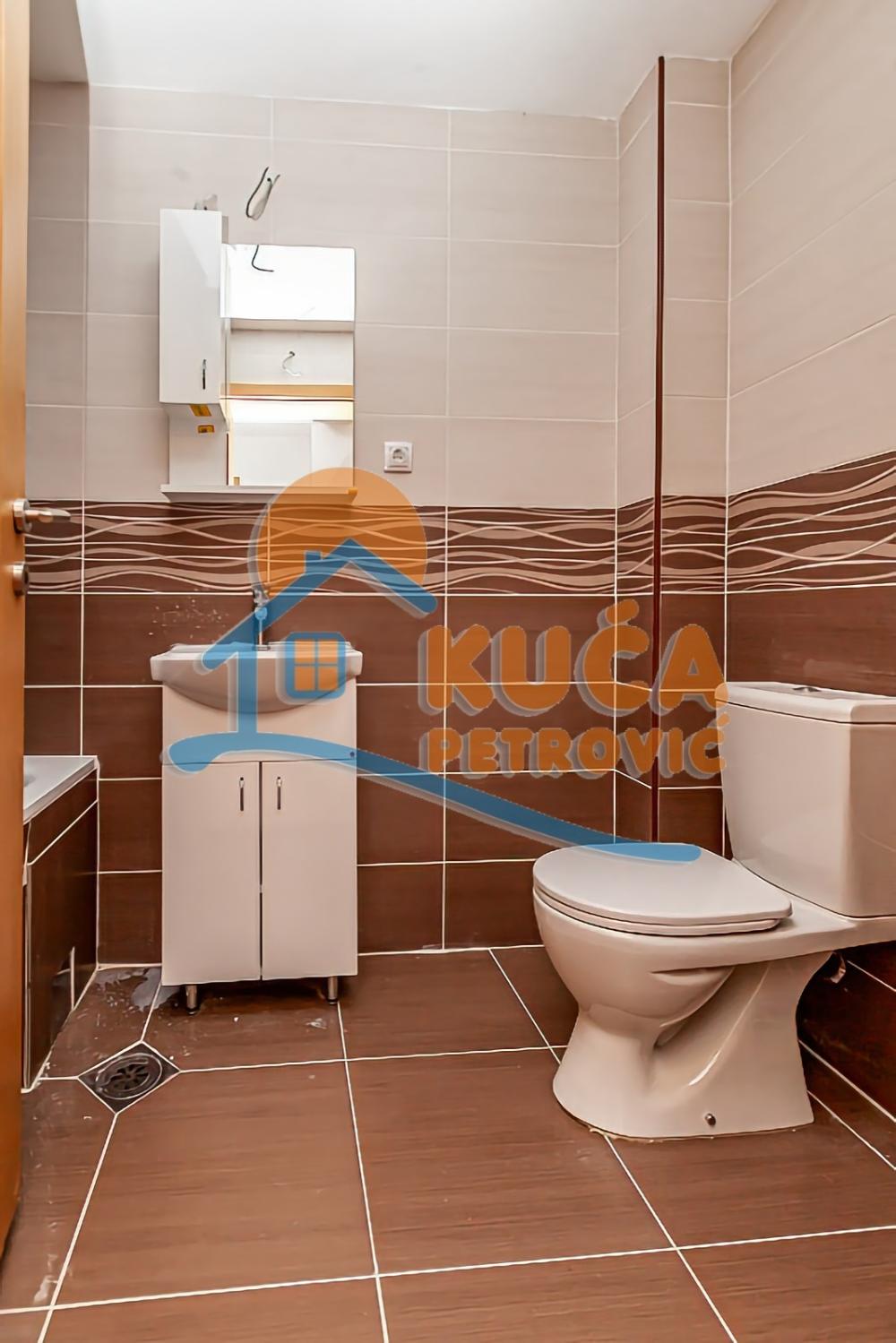 Slika 6 - Stan u zgradi, novogradnja, grejanje na struju, oglas ID p-014132