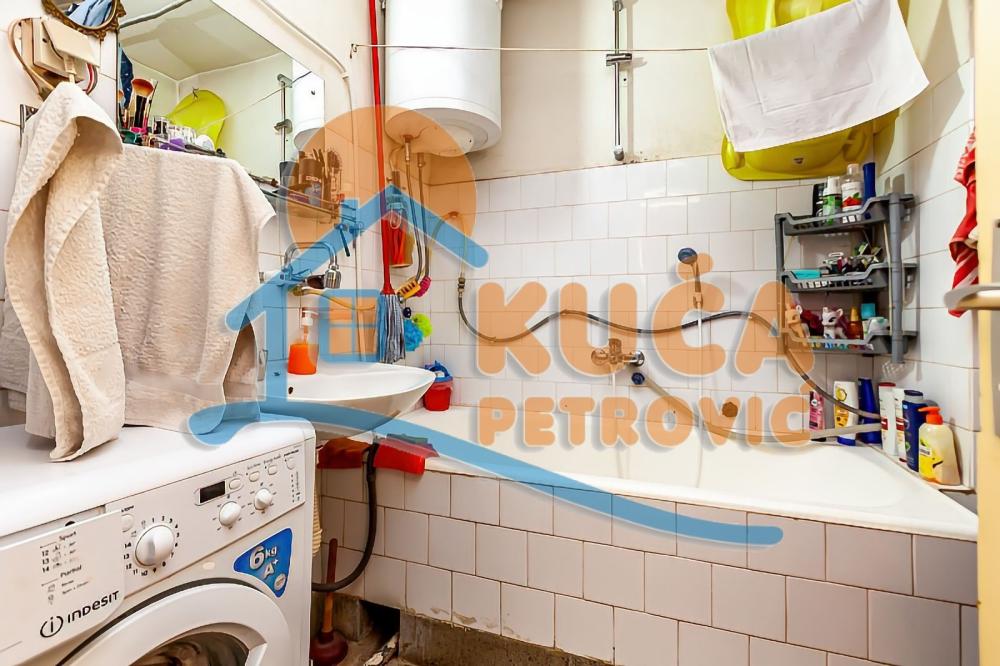 Slika 9 - Stan u zgradi, uknjižen, centralno grejanje, oglas ID p-014123