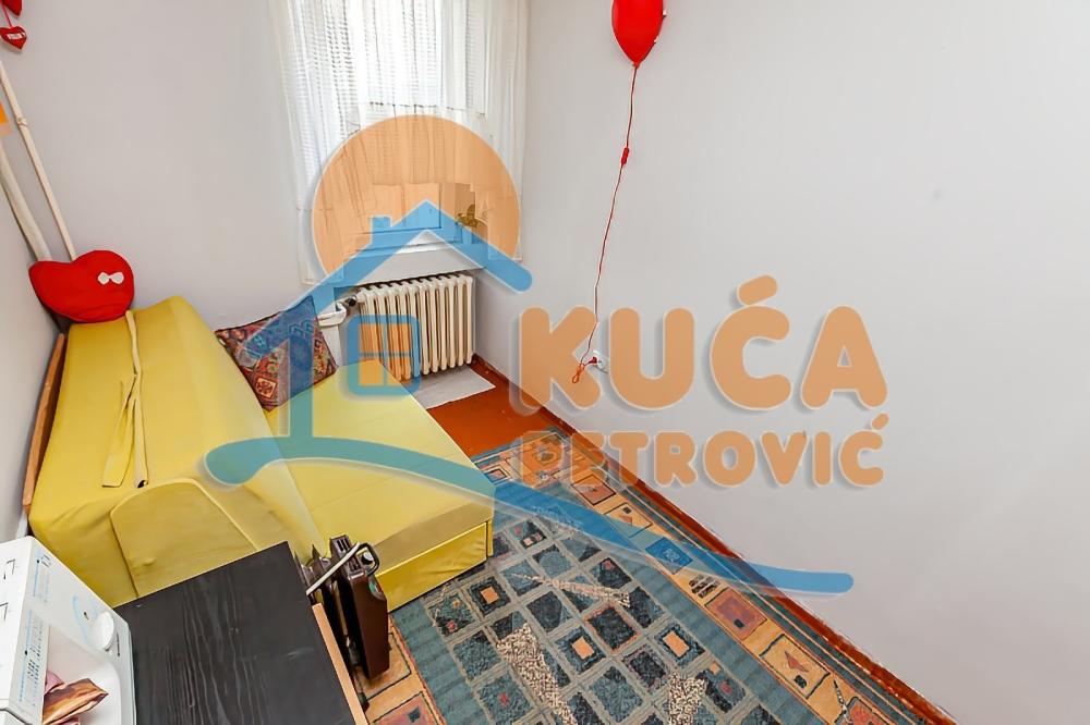 Slika 6 - Stan u zgradi, uknjižen, centralno grejanje, oglas ID p-014123