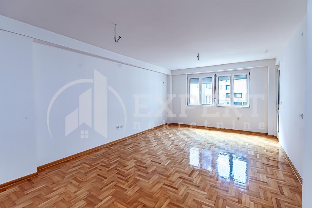 Glavna slika -Stan u zgradi, novogradnja, grejanje na struju, oglas ID p-014132