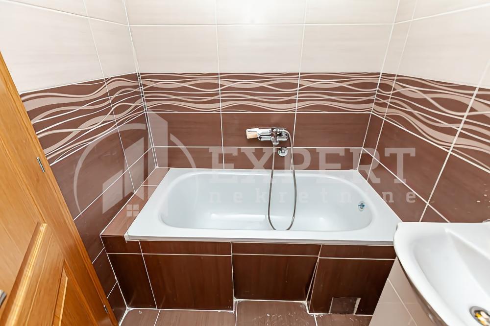 Slika 5 - Stan u zgradi, novogradnja, grejanje na struju, oglas ID p-014132