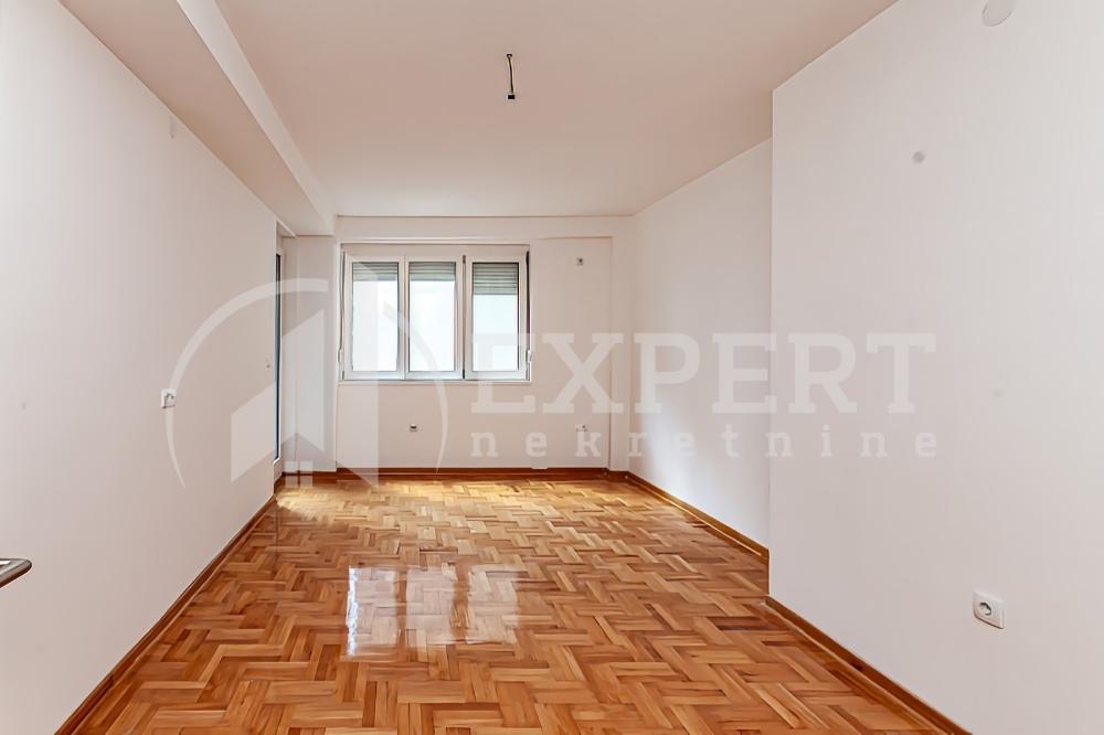 Slika 10 - Stan u zgradi, novogradnja, grejanje na struju, oglas ID p-014132