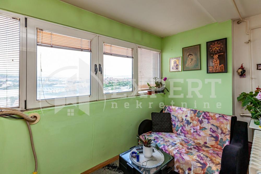 Slika 5 - Stan u zgradi, uknjižen, centralno grejanje, oglas ID p-014123