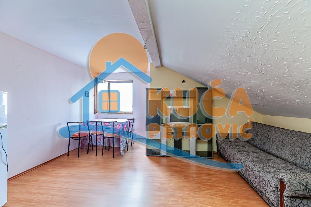 Glavna slika -Stan u zgradi, uknjižen, oglas ID p-014190