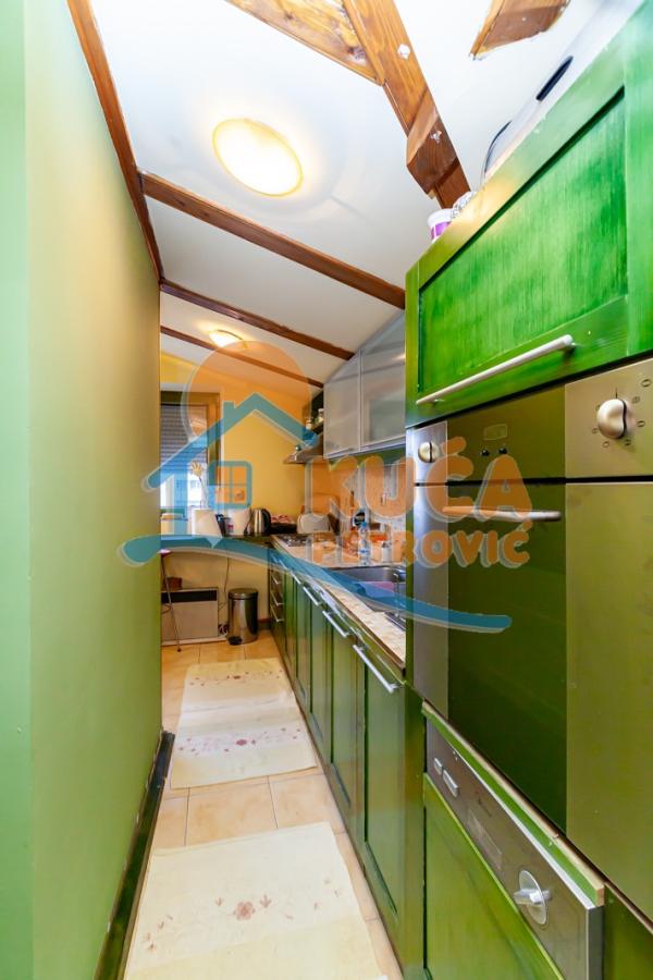 Slika 5 - Stan u zgradi, uknjižen, centralno grejanje, oglas ID p-014211