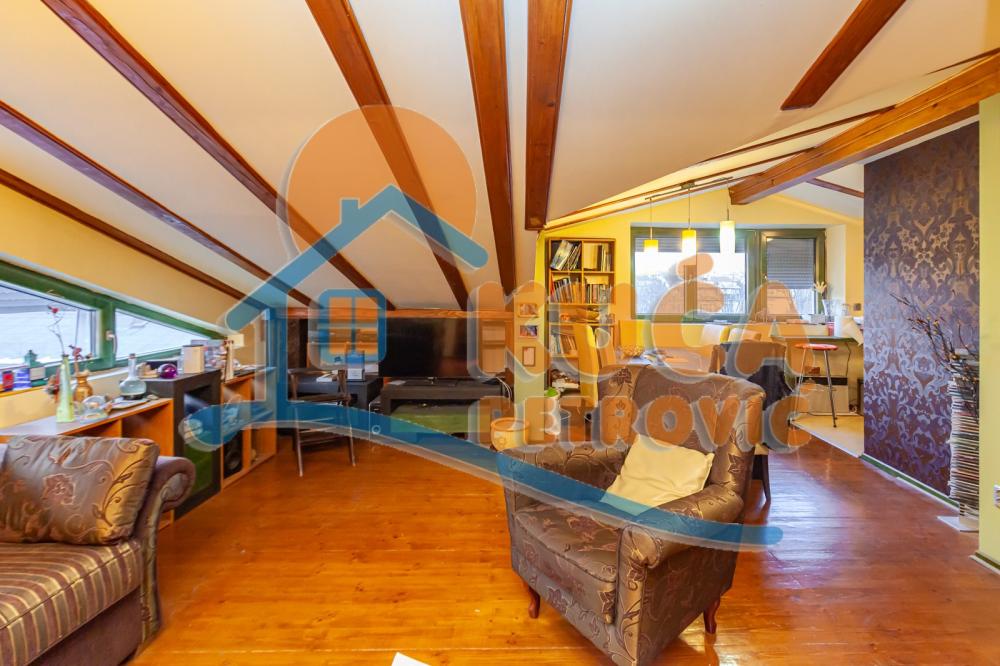 Slika 2 - Stan u zgradi, uknjižen, centralno grejanje, oglas ID p-014211