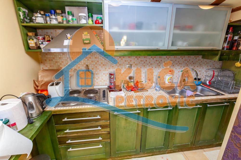 Slika 3 - Stan u zgradi, uknjižen, centralno grejanje, oglas ID p-014211