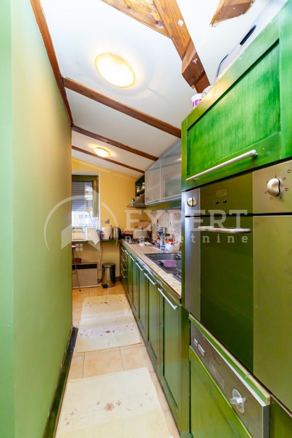 Slika 5 - Stan u zgradi, uknjižen, centralno grejanje, oglas ID p-014211