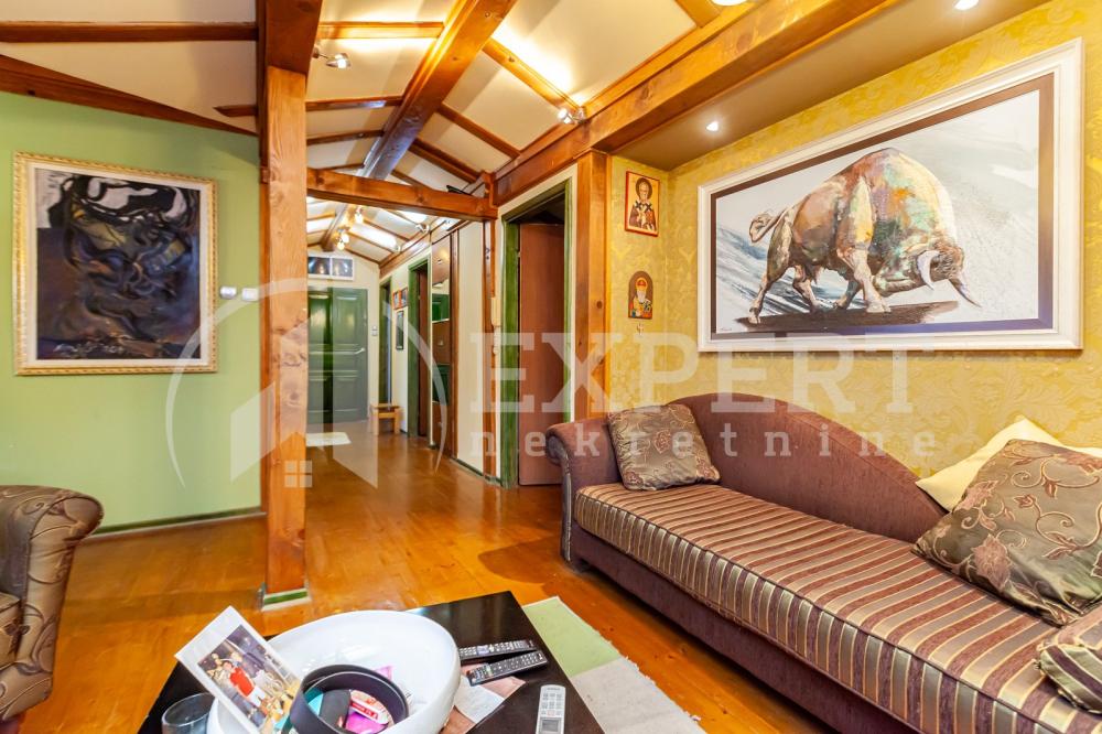 Slika 8 - Stan u zgradi, uknjižen, centralno grejanje, oglas ID p-014211