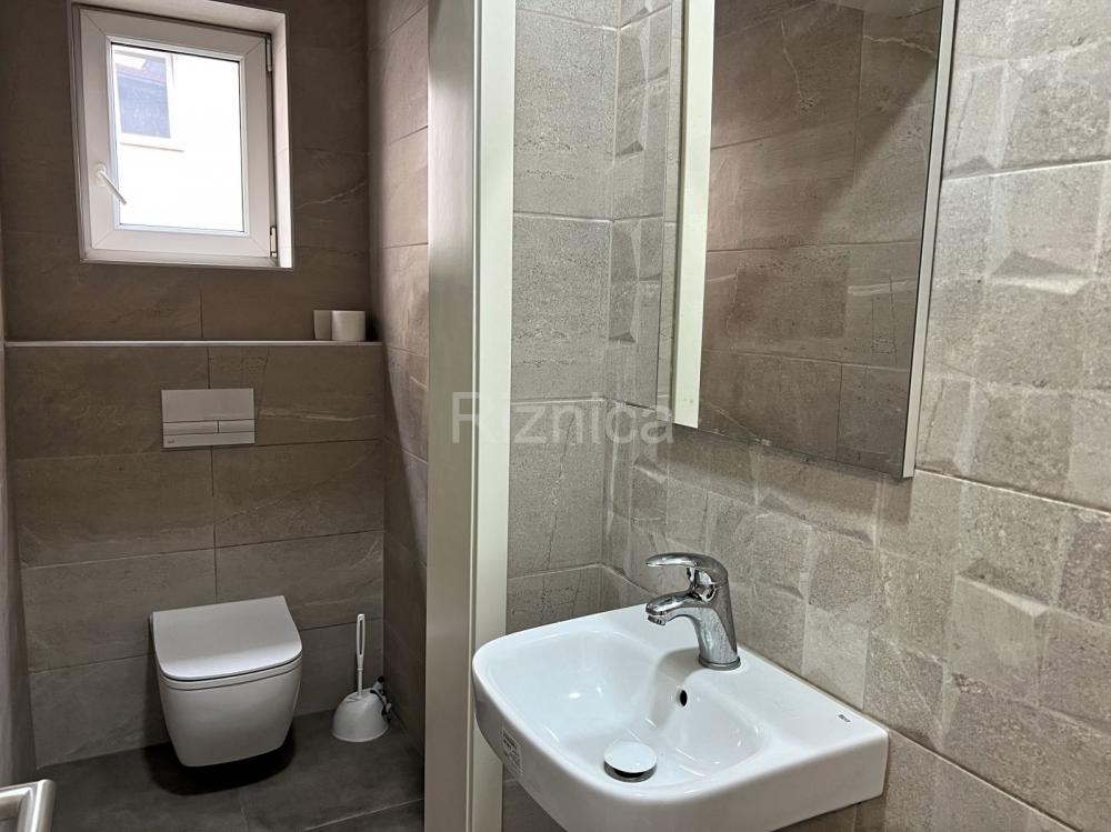 Slika 11 - Prodaja trosobnog stana, Pantelej Niš, parking