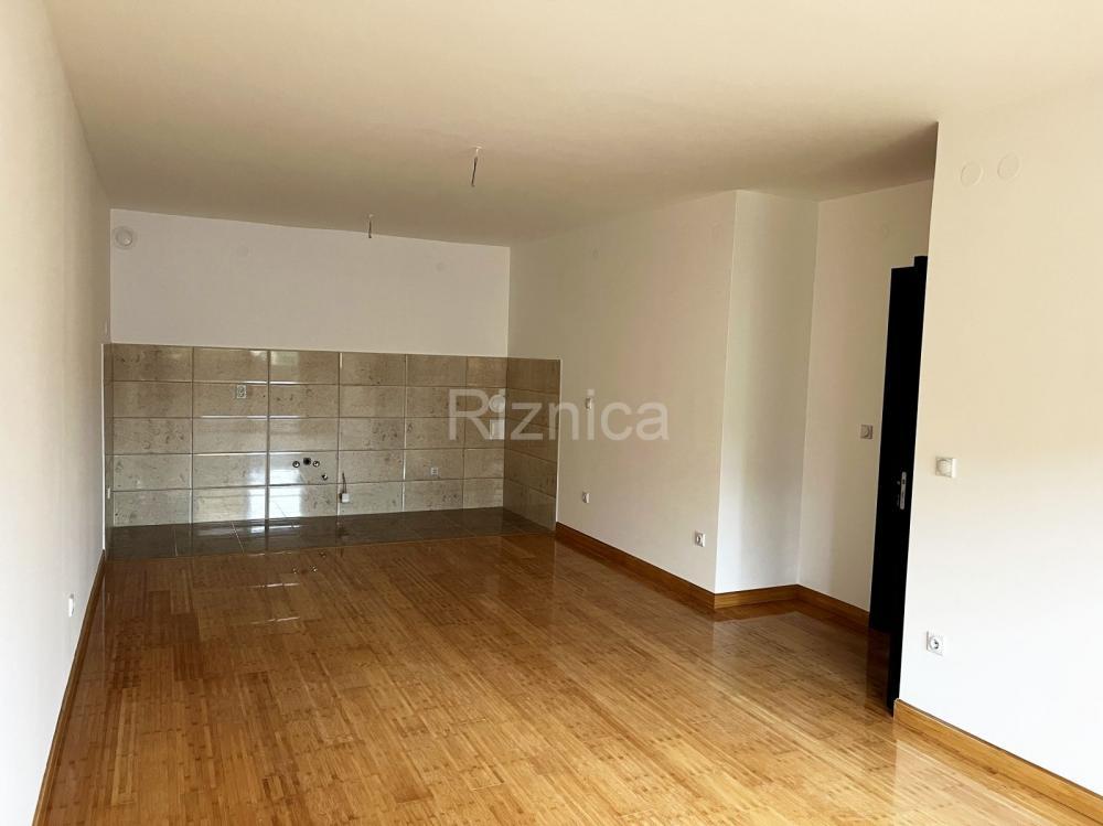 Glavna slika -Prodaja dvoiposobnog stana, Pantelej Niš