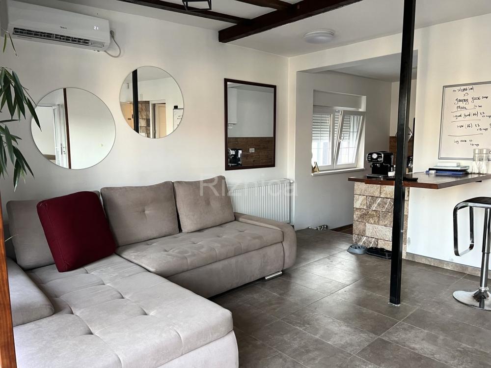 Slika 1 - Prodaja troiposobnog stana, Duvanište Niš, terasa