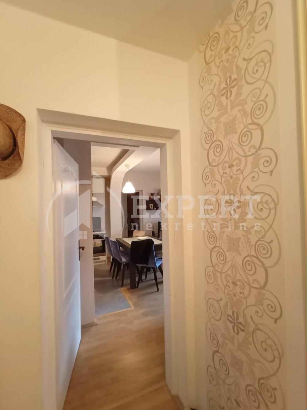 Slika 6 - Stan u zgradi, novogradnja, uknjižen, etažno grejanje, oglas ID p-05350