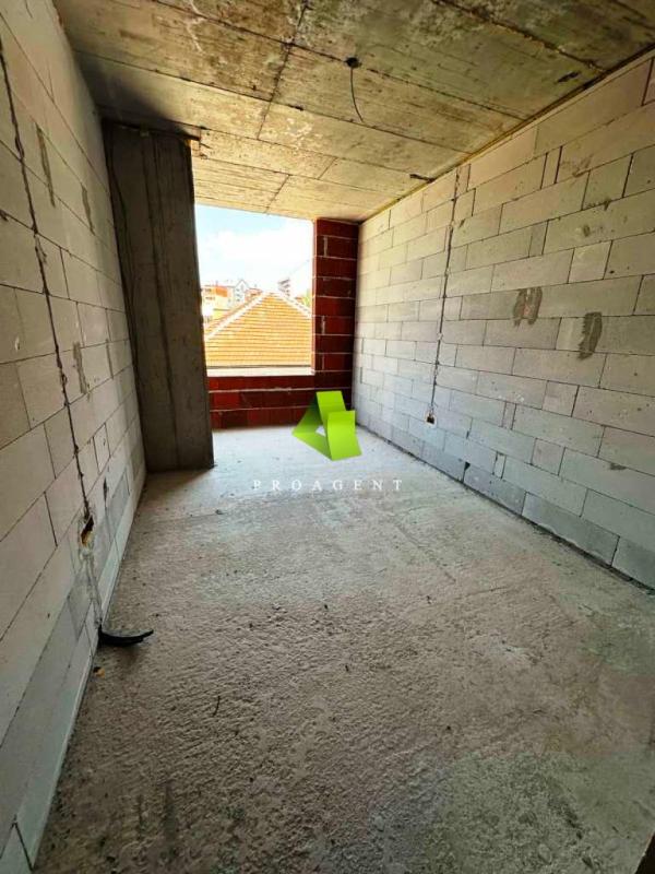 Slika 2 - Kvalitetan nov trosoban stan sa PDV-om u centru ID#6700