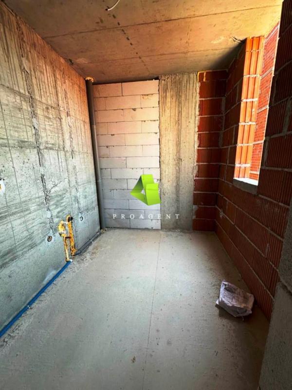 Slika 5 - Kvalitetan nov trosoban stan sa PDV-om u centru ID#6700