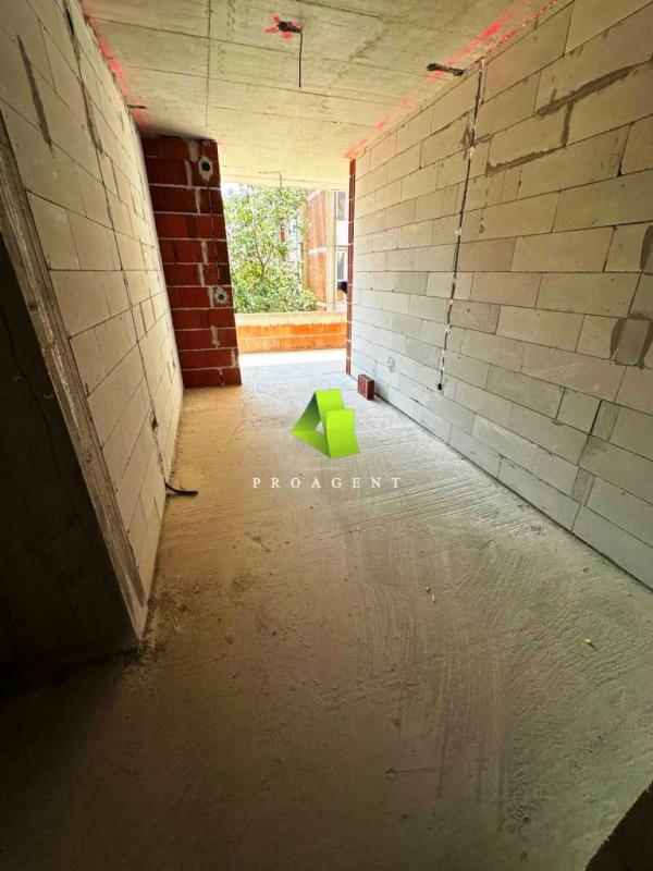 Slika 9 - Kvalitetan nov četvorosoban stan sa PDV-om u centru ID#6699