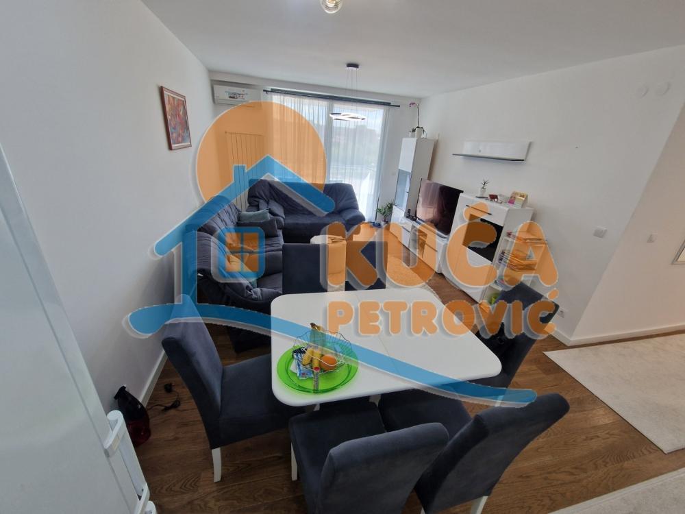 Glavna slika -Stan u zgradi, novogradnja, uknjižen, etažno grejanje, oglas ID p-014324