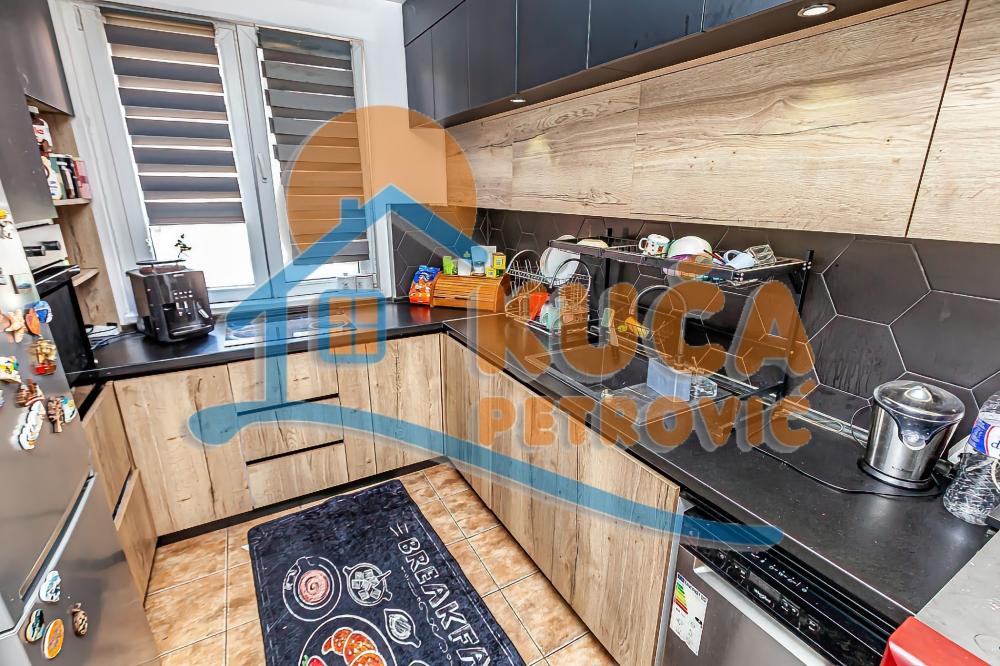 Slika 7 - Stan u zgradi, uknjižen, etažno grejanje, oglas ID p-014322