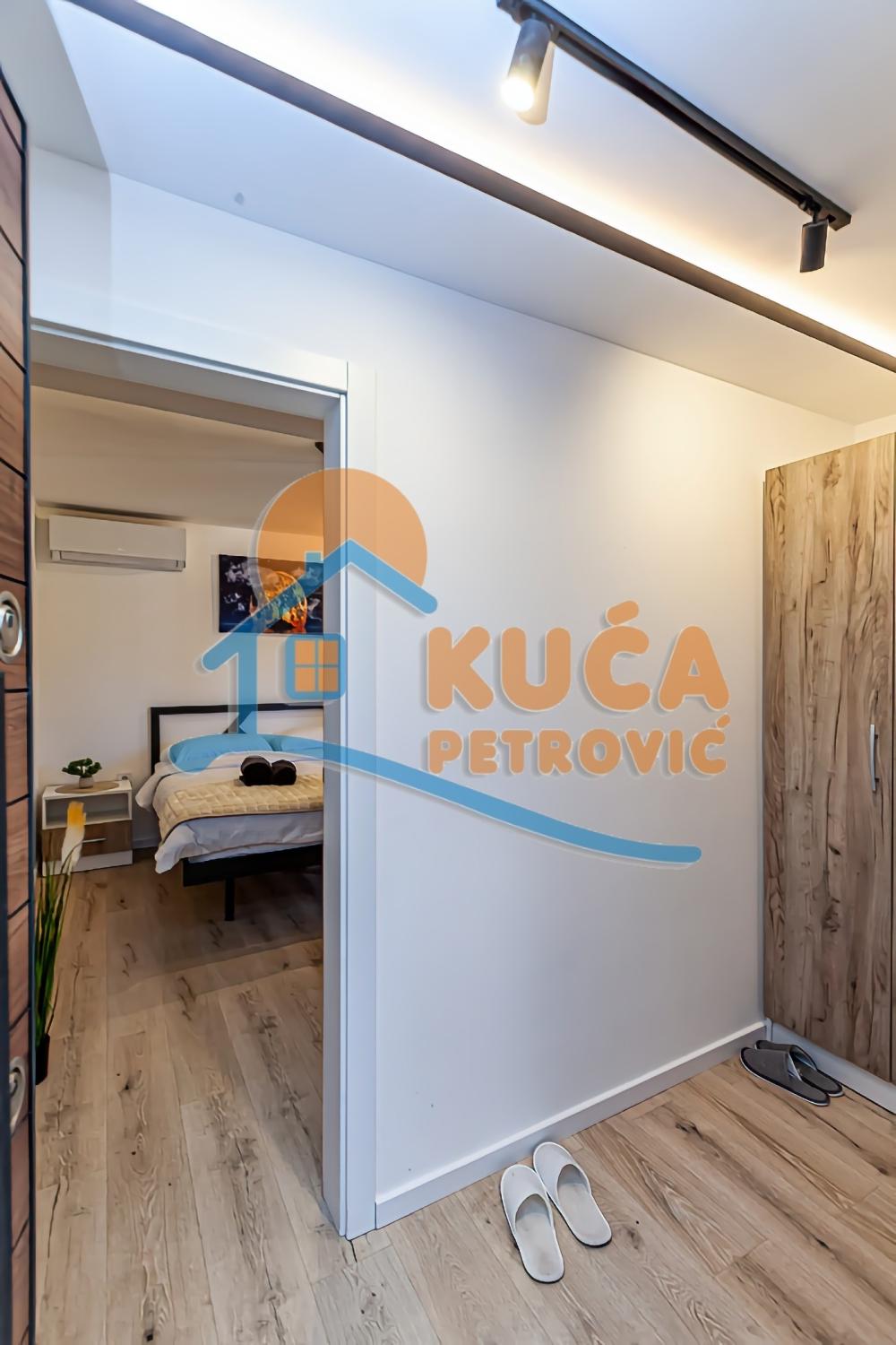 Slika 8 - Stan u zgradi, novogradnja, grejanje na struju, oglas ID p-014280