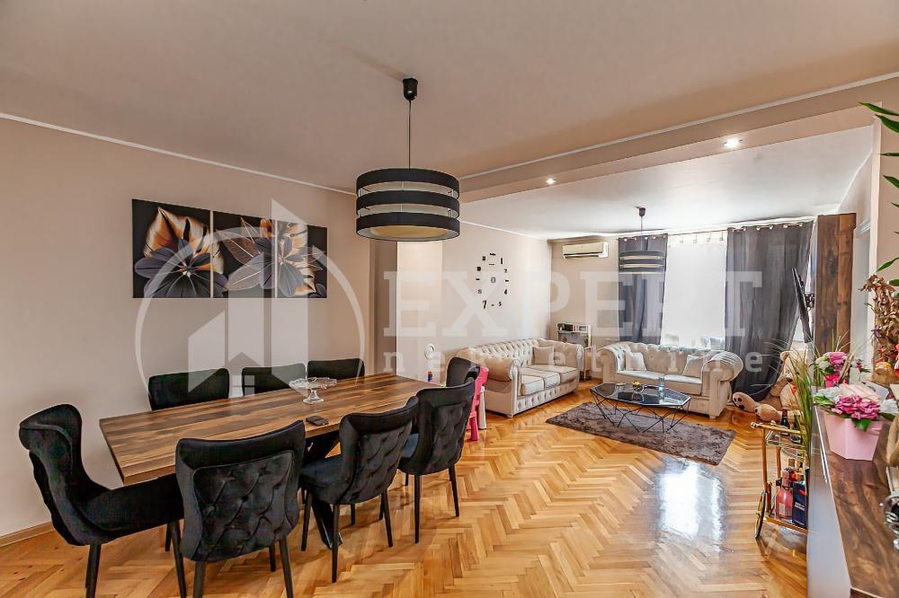 Glavna slika -Stan u zgradi, uknjižen, etažno grejanje, oglas ID p-014322