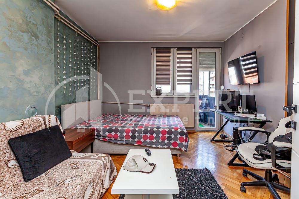 Slika 9 - Stan u zgradi, uknjižen, etažno grejanje, oglas ID p-014322