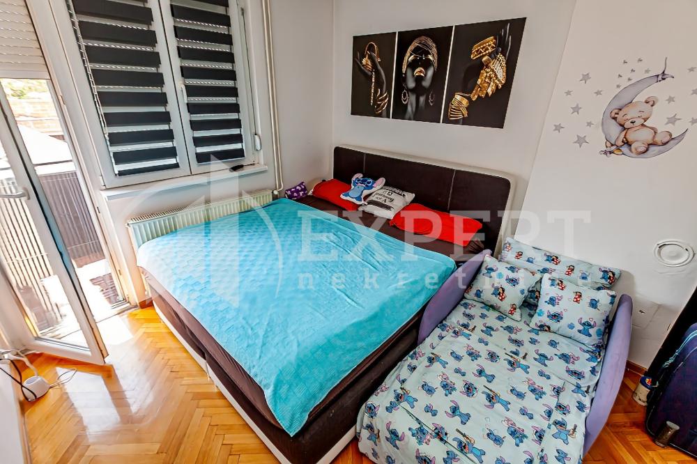 Slika 4 - Stan u zgradi, uknjižen, etažno grejanje, oglas ID p-014322