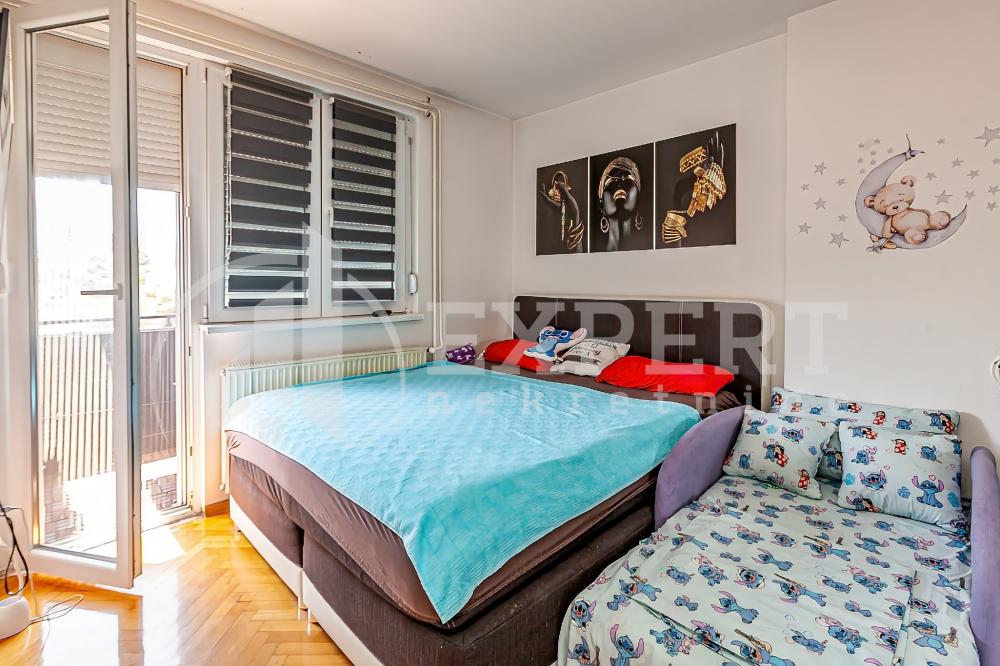 Slika 3 - Stan u zgradi, uknjižen, etažno grejanje, oglas ID p-014322