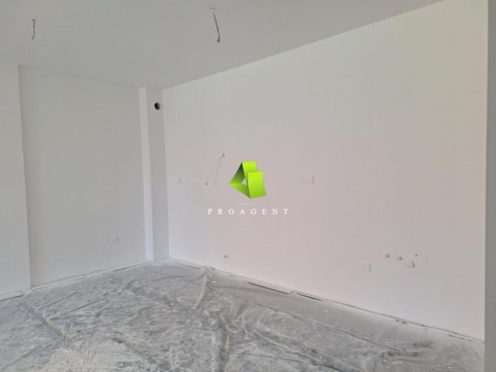 Glavna slika -Uskoro useljiv troiposoban stan u kvalitetnoj novogradnji sa PDV-om na ekskluzivnoj lokaciji u centru ID#6727