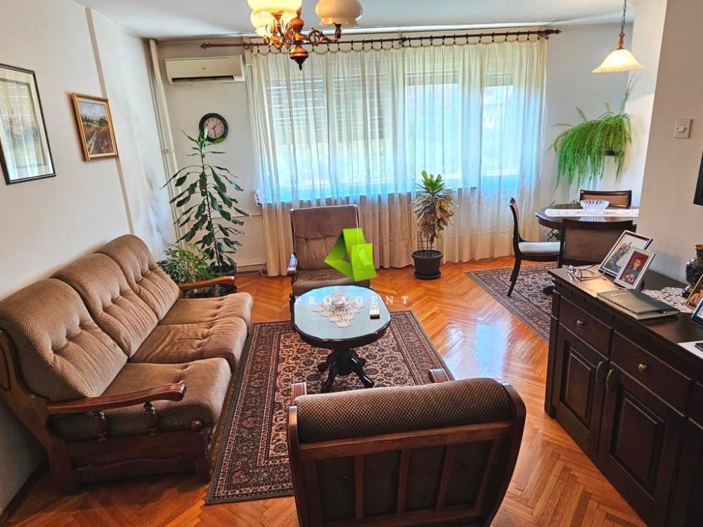 Slika 2 - Trosoban stan sa lepim pogledom u centru grada ID#6740