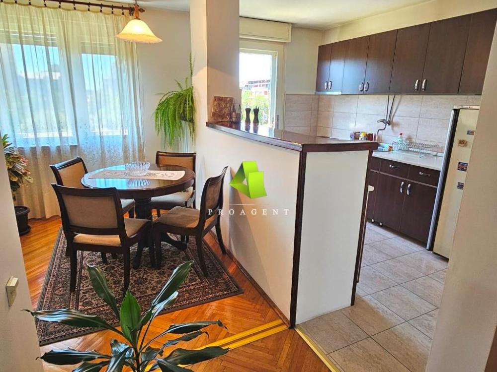 Slika 4 - Trosoban stan sa lepim pogledom u centru grada ID#6740