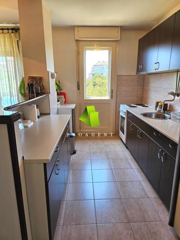 Slika 5 - Trosoban stan sa lepim pogledom u centru grada ID#6740